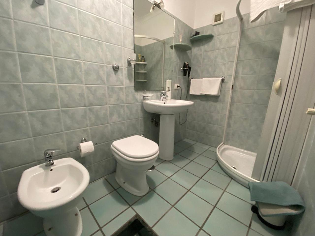 Hotel Caieta: La Casa Nella Roccia Gaeta Zewnętrze zdjęcie
