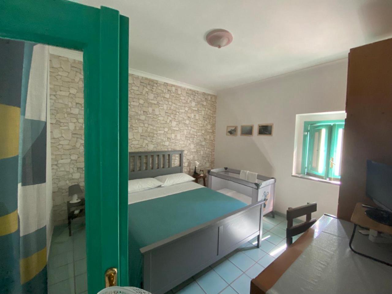 Hotel Caieta: La Casa Nella Roccia Gaeta Zewnętrze zdjęcie